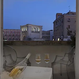 Luxury House Piazza Sant'oronzo -le Mie 3 Suites- La Finestra Sul Vicolo Windows In A Alley- Il Balcone Sulla Colonna Di Sant'oronzo Balcony On Sant'oronzo Column- Il Balcone Sul Sedile Di Balcony On Sant'oronzo Squ Lecce